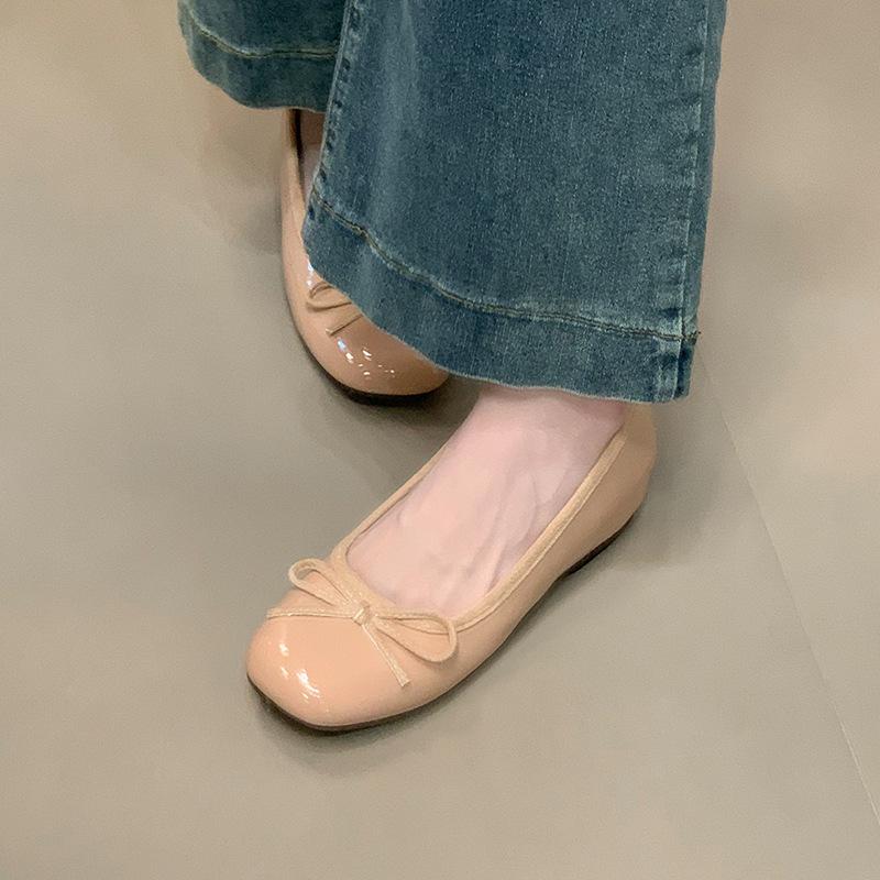 Bow patent leather single shoes versatile with skirts, evening shoes inner height increase, small leather shoes, shallow mouth women's shoes