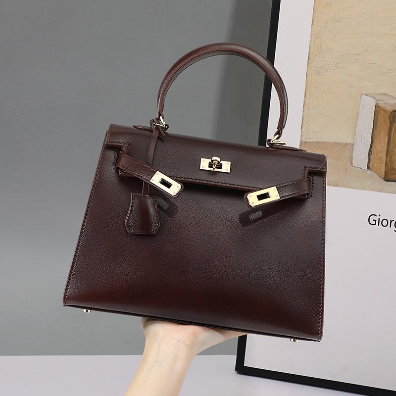 Bag Women's 2025 New Summer Women's Bag One Shoulder Crossbody Premium Sense Portable Mom Bag Luggage