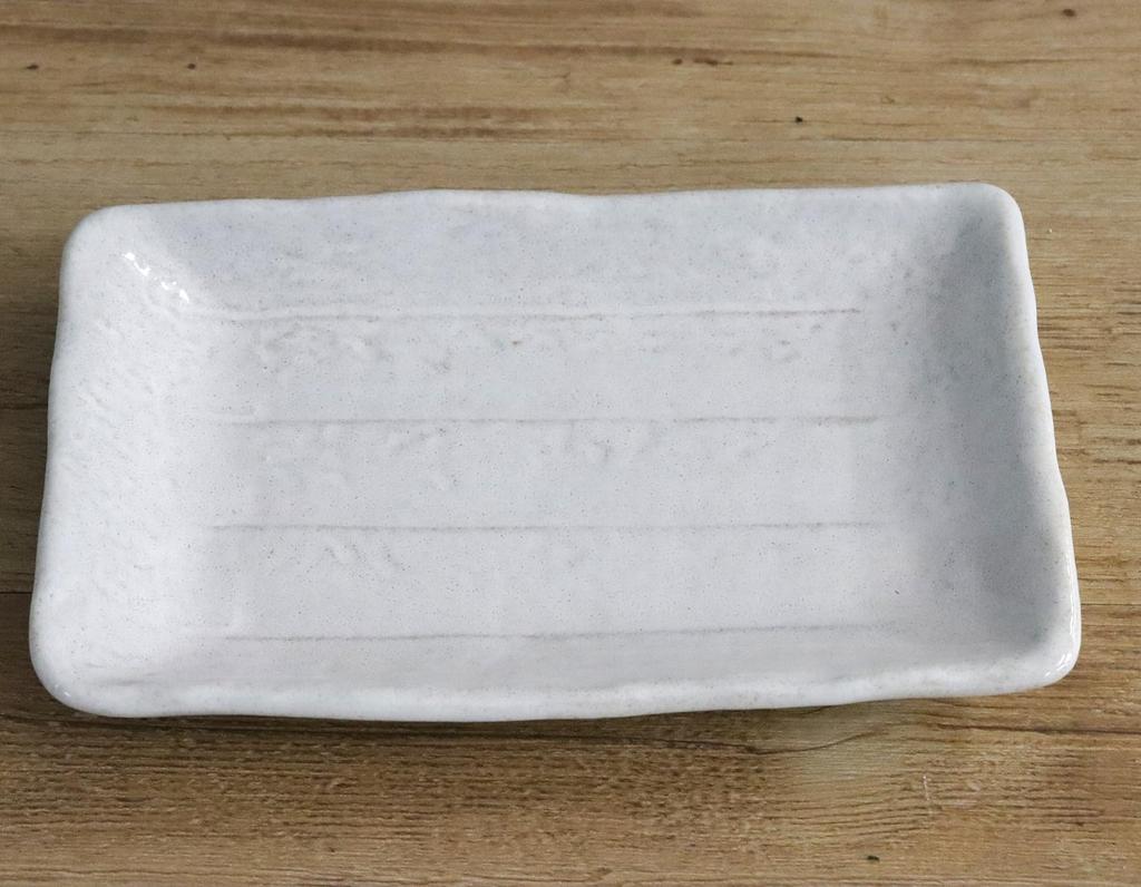 Mino Ware Japanese Cafe Series Araiso White Plates, Set of 10 (Size: H2 X W10.8 X D17cm)