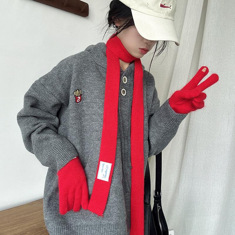 Nianke Women's Red Angora Knit Gloves - Winter Warm, Touch Screen Compatible, Five-Finger Design, and Cold-Proof for Christmas and New Year.