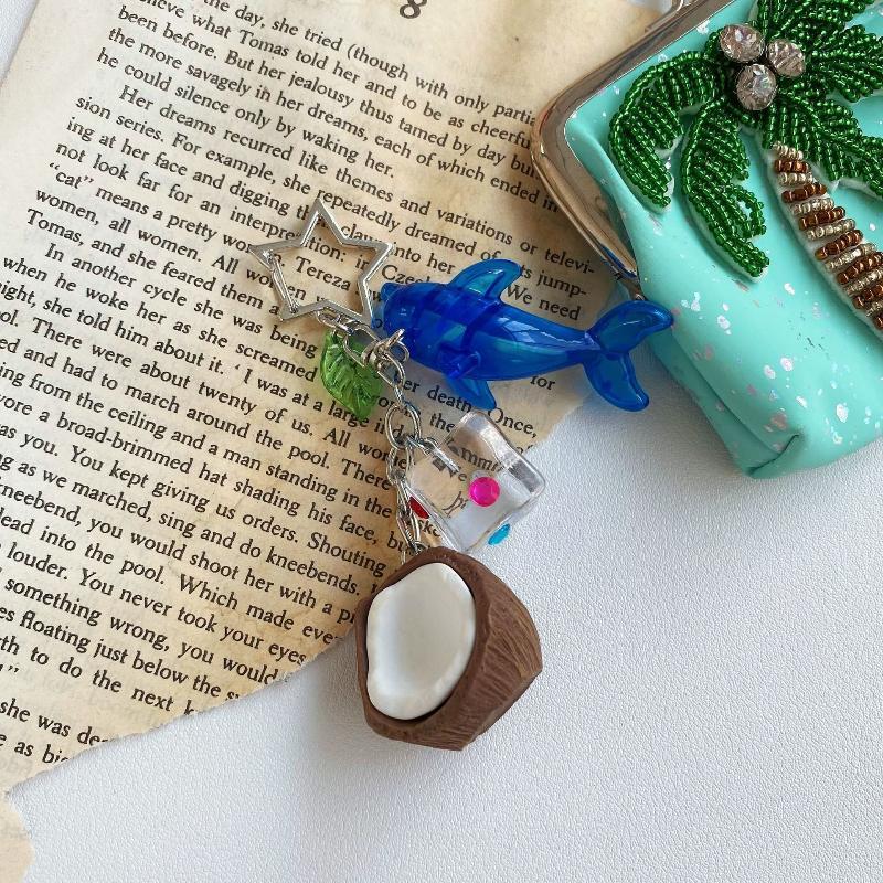 Unique Design Y2K Dolphin Keychain 1Pcs Retro Alloy Charm Fashion Pendant for Purse Backpack Bag Decor