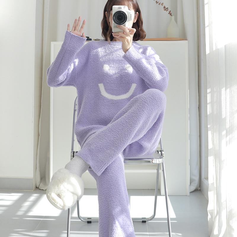 Half Velvet Thickened Pajamas for Women New Coral Velvet Sweet Smiling Face Can Be Worn Outside Home Suit