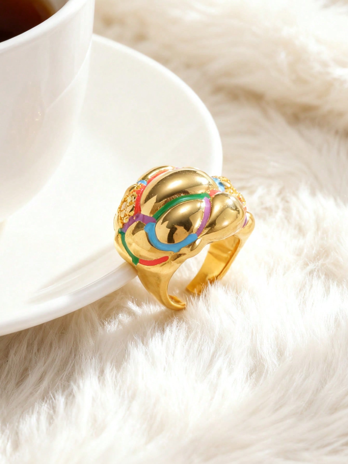 

Модные кольца для женских украшений разноцветный