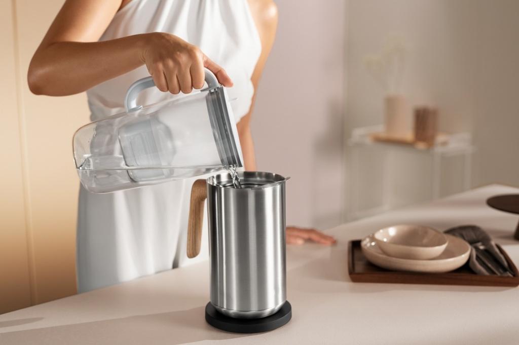2.5L Glass Water Filter Jug - Grey