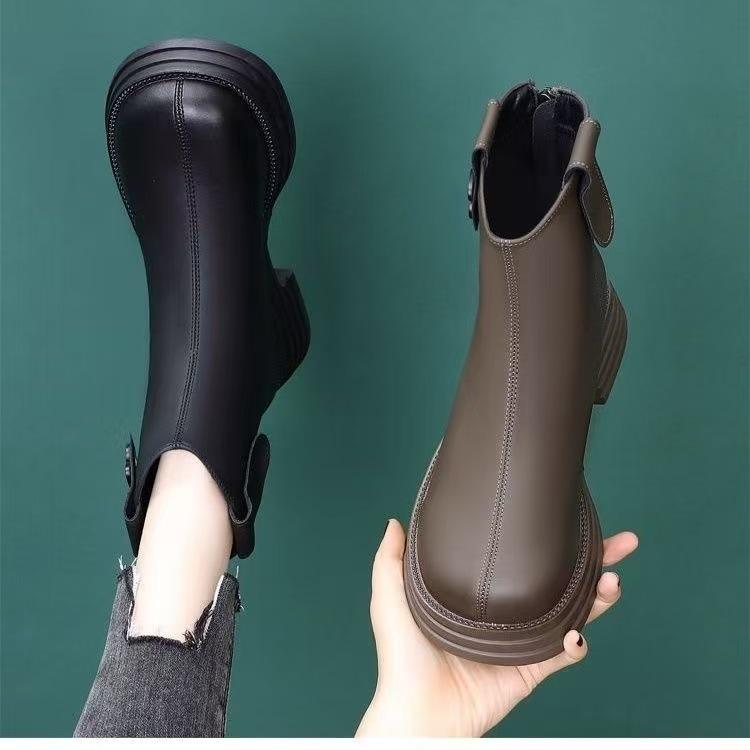 Schlanke Martin-Stiefel Damen flach 2024 neu Herbst weiches Leder Schaft Britischer Stil flacher Absatz kurze Stiefel mit dünnem Reißverschluss