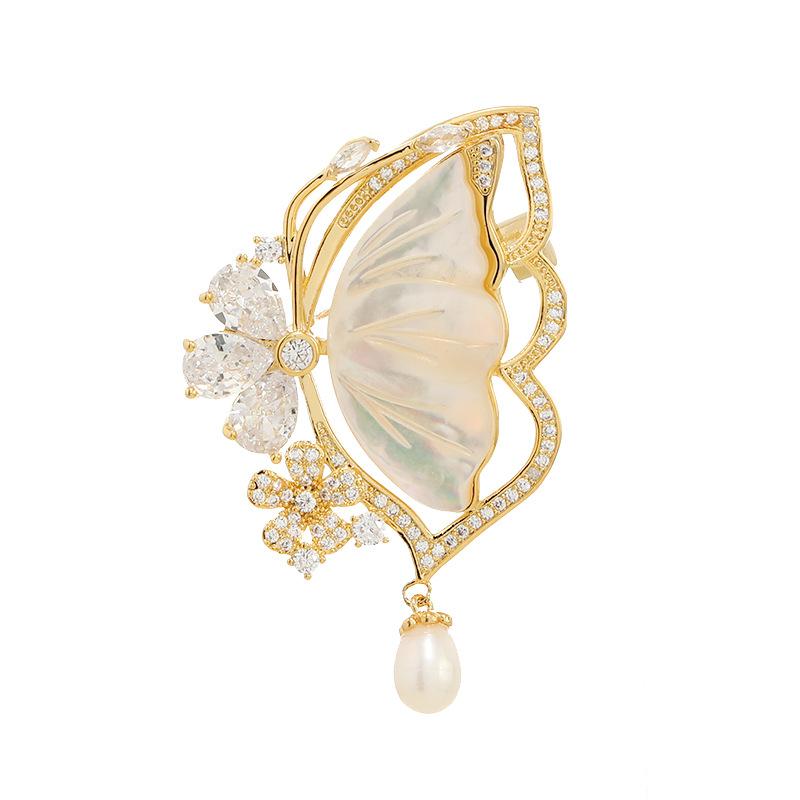 Premium Temperament Elegant Butterfly Brooch Female Natural Mother Shell Pearl High-end Corsage Pin Coat Jacket Accessories