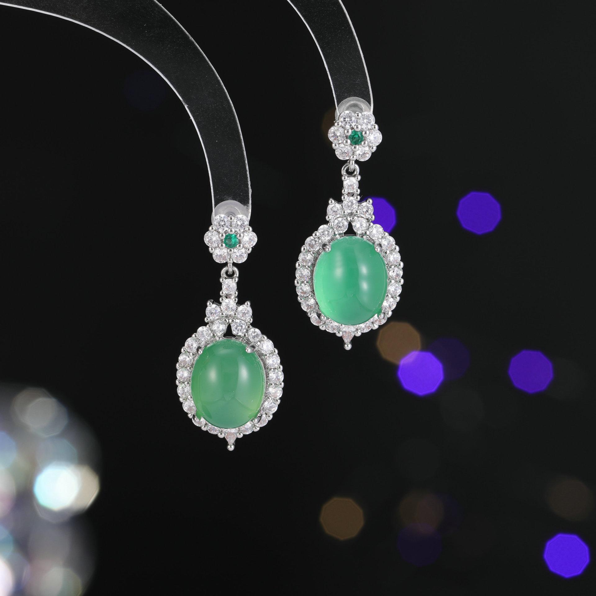 

Женские серьги-пусеты в элегантном дизайне «легкая роскошь» с цветами и овальными элементами, модные и универсальные, нишевый дизайн, повседневные аксессуары