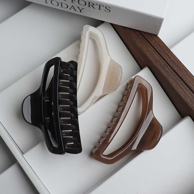 Shark Claw Hair Clip For Women With Geometric Line Design Perfect For French Updos