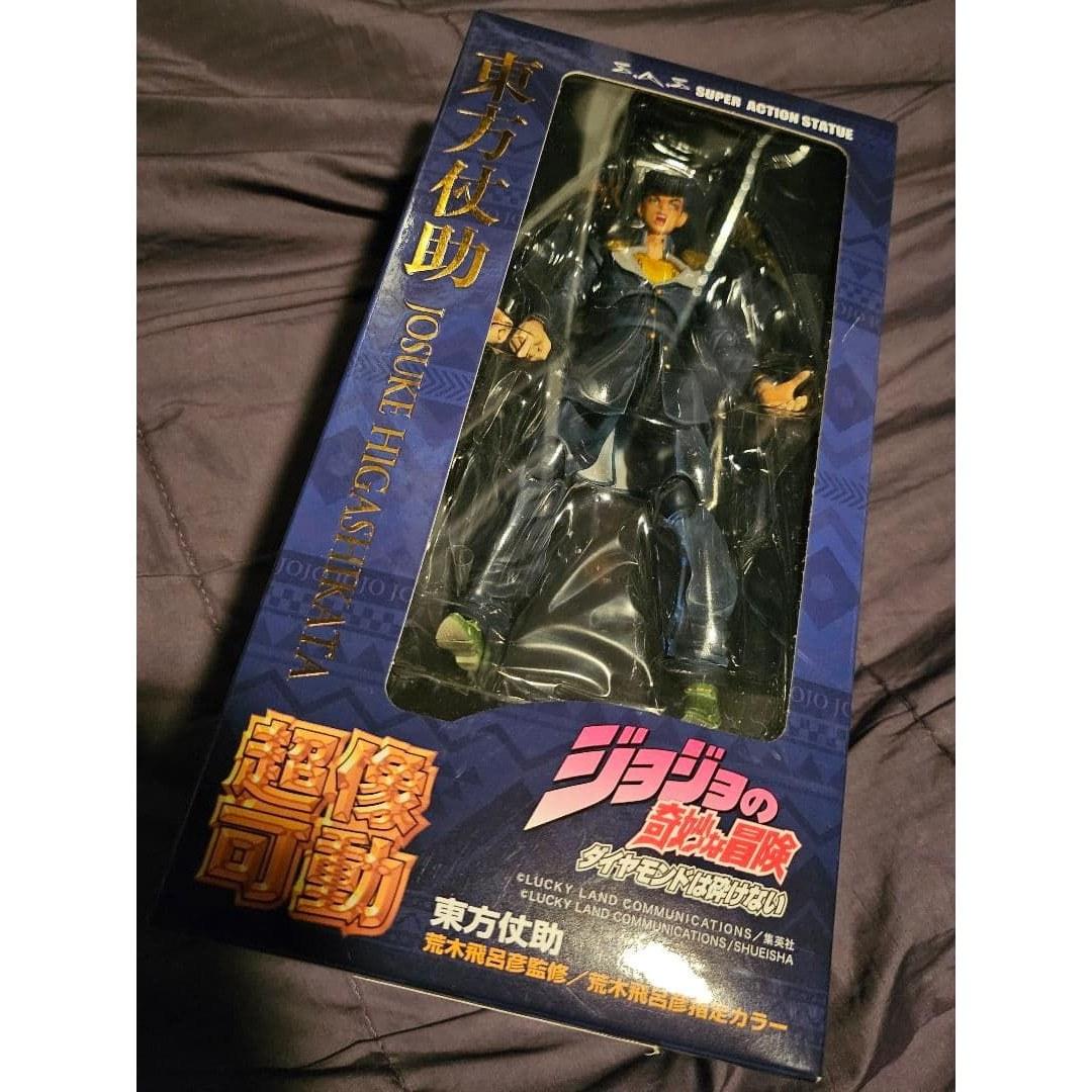 Super Action Statue JoJo Higashikata Josuke Figure