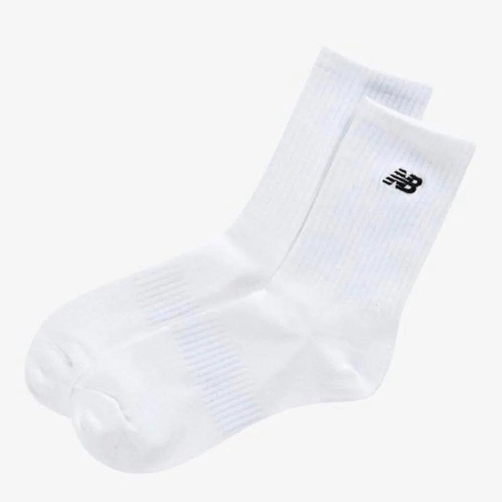 [New Balance] Women s Embroidered Logo Long Socks NBGEDAB215-10 (40866311) 240
