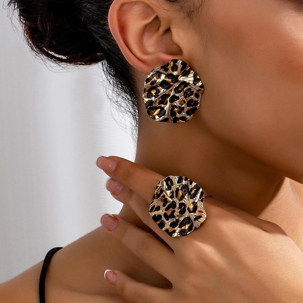 Retro Geometric Leopard Print Earrings and Ring Set