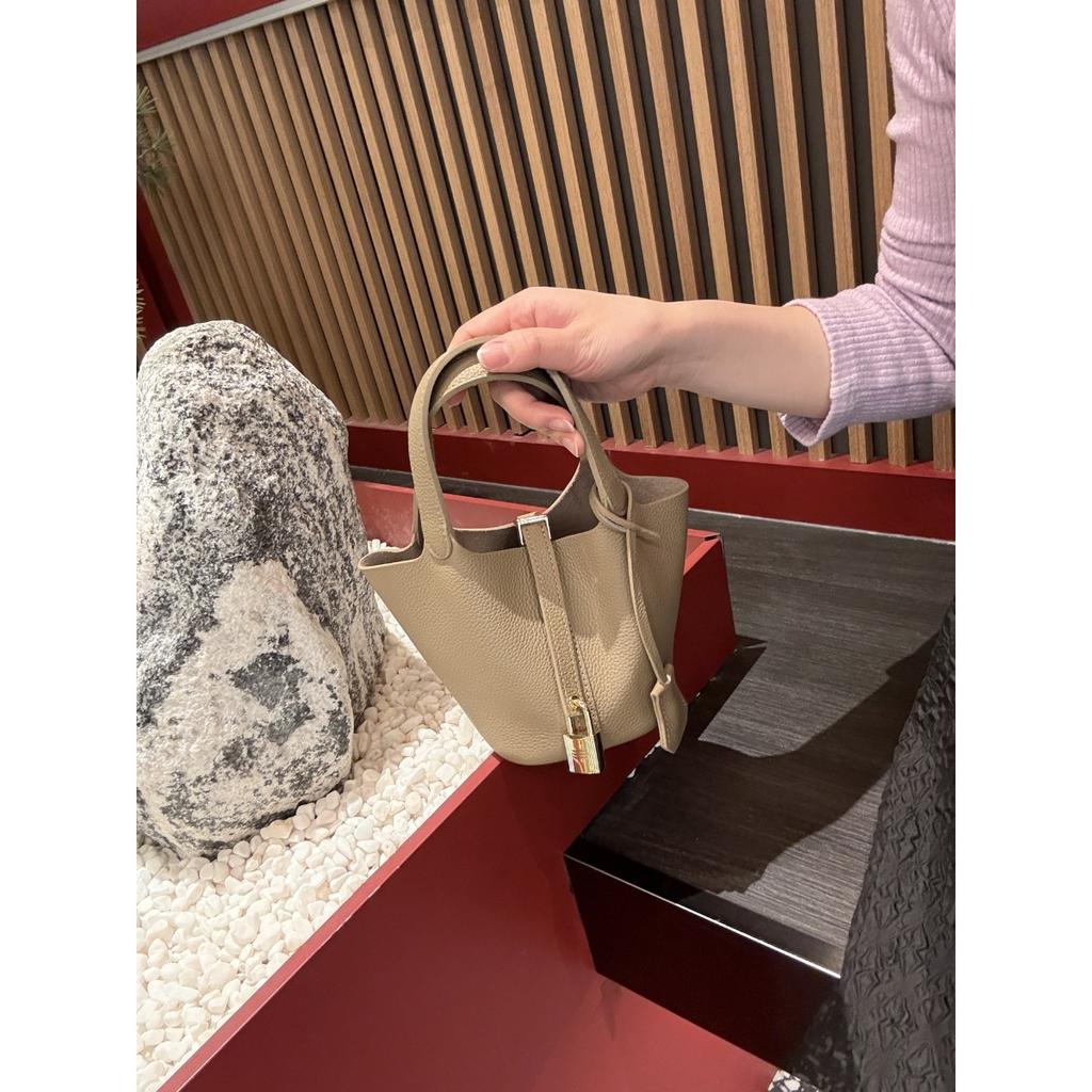 Cross-border direct supply, first-layer cowhide mini vegetable basket 14cm exquisite handbag, hand-held high-end versatile bucket bag