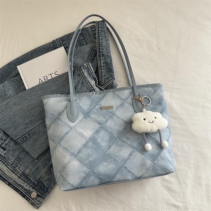 

2024 summer new simple and fashionable large-capacity shoulder bag simple tote bag college students class commuter bag women Without pendant синій