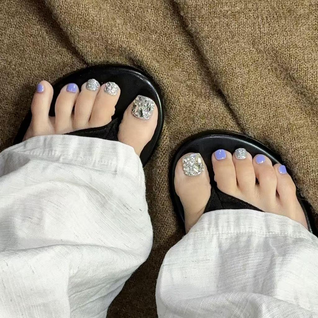 Mist Purple Starry Soft Light Toenail Stickers: Light Purple with Silver Foil and Rhinestone Accents