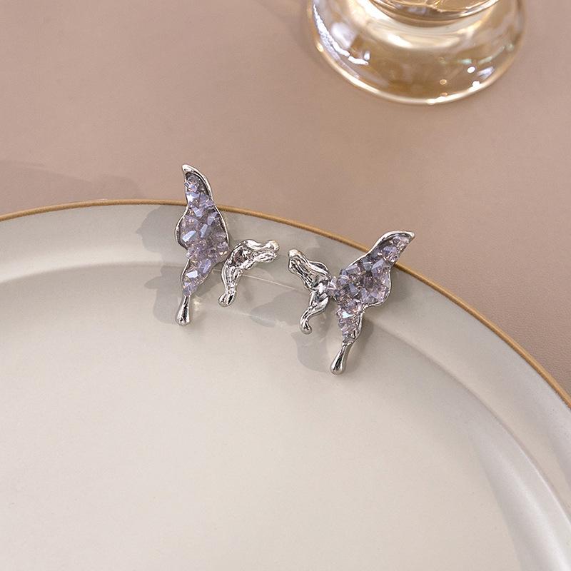 Niche Design Butterfly Stud Earrings, Light Luxury High-End Sweet And Cool Personalized Earrings, Purple And Blue Gradual Change Earrings
