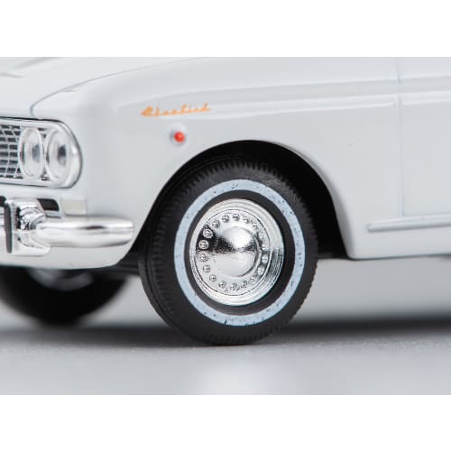 TOMYTEC Tomica Limited Vintage 1/64 Scale LV-205a Datsun Bluebird 4-Door 1600SSS White 1965 Model (Finished Product)