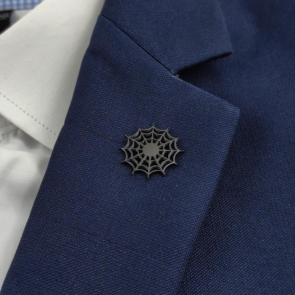 Halloween Spider (web) Gold-plated Badge, Men's Black Stainless Steel Suit Lapel Pin, Women's Anti-travel Buttons.