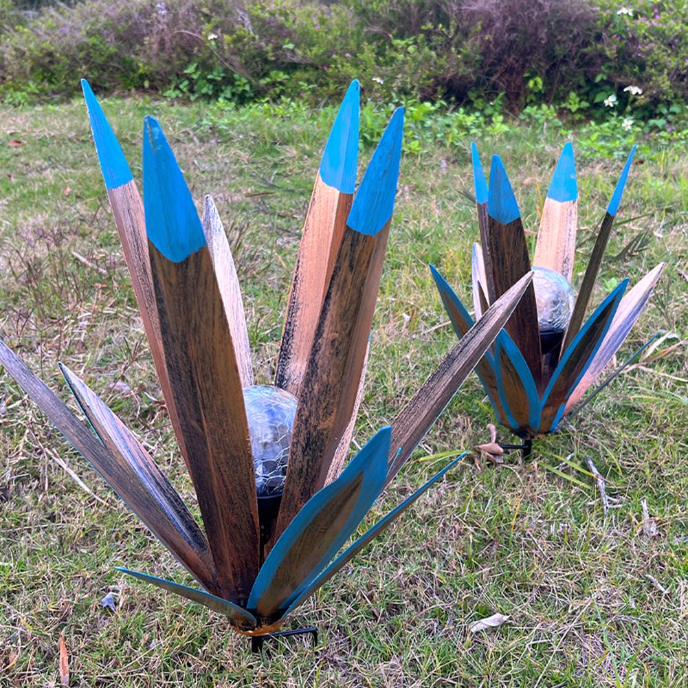 2Pcs Metal Agave Plant Home Decor Multi-Color LED Solar Light Hand Painted Metal Agave Garden Ornaments Outdoor Decor Figurines