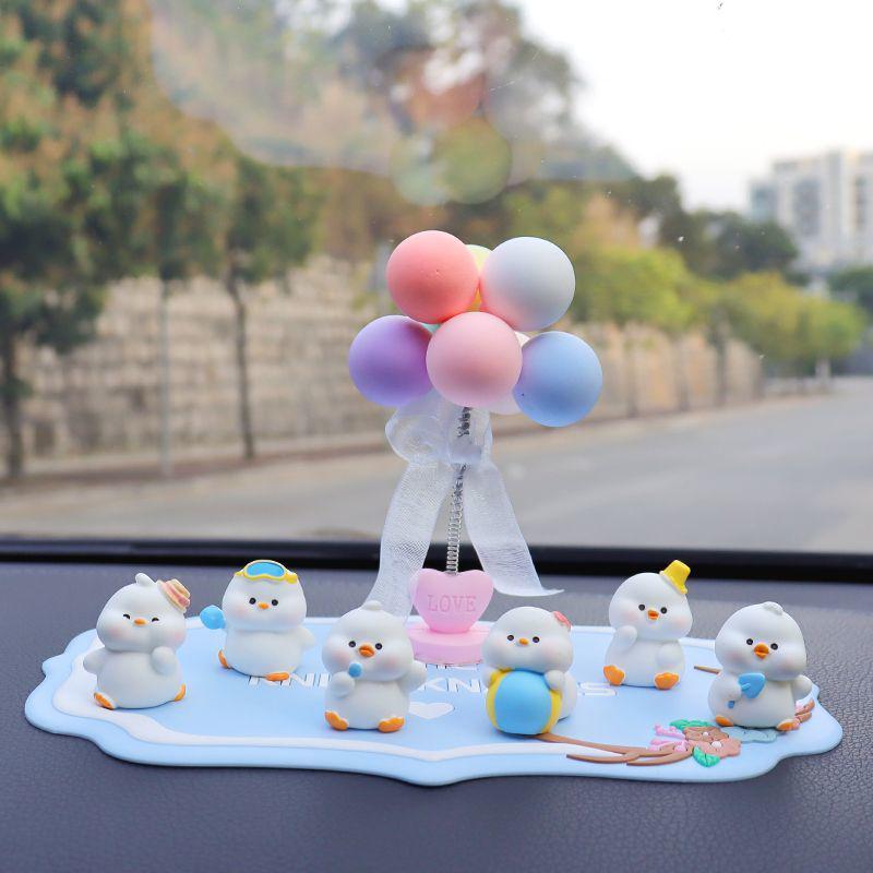 Cute Cartoon Duck Car Ornaments: Creative Interior Accessories