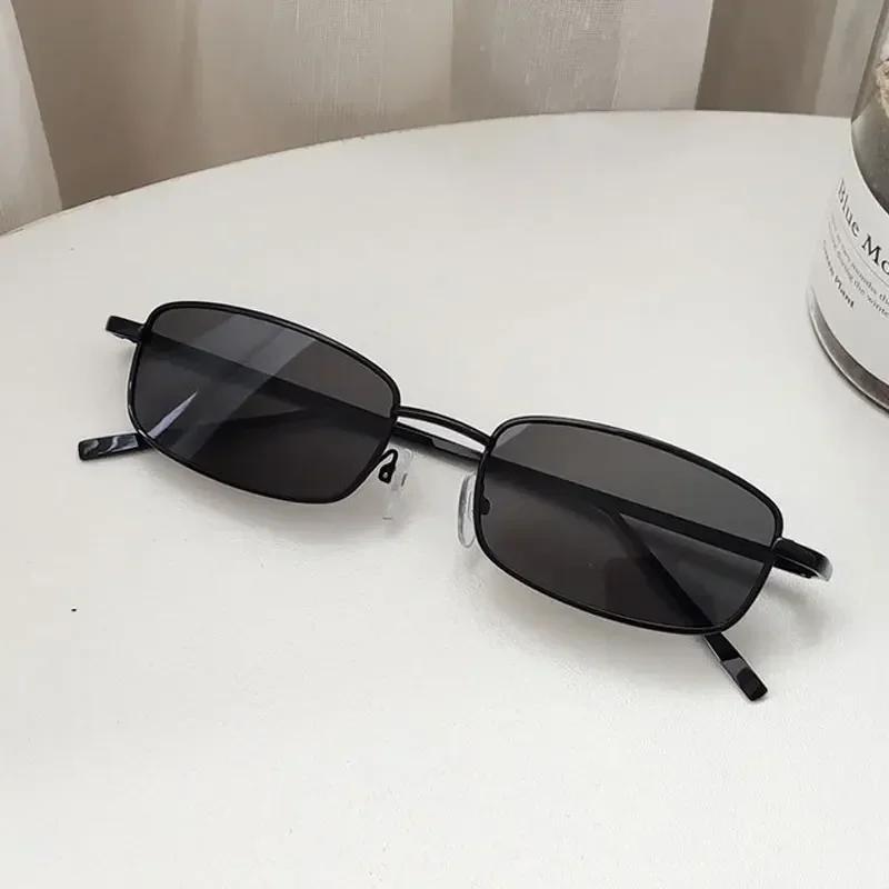 Mode Kleine Rechthoekige Zonnebril Mannen Vrouwen Vintage Vierkante Rij Zonnebrillen Merk Metalen Frame Brillen lentes de sol mujer