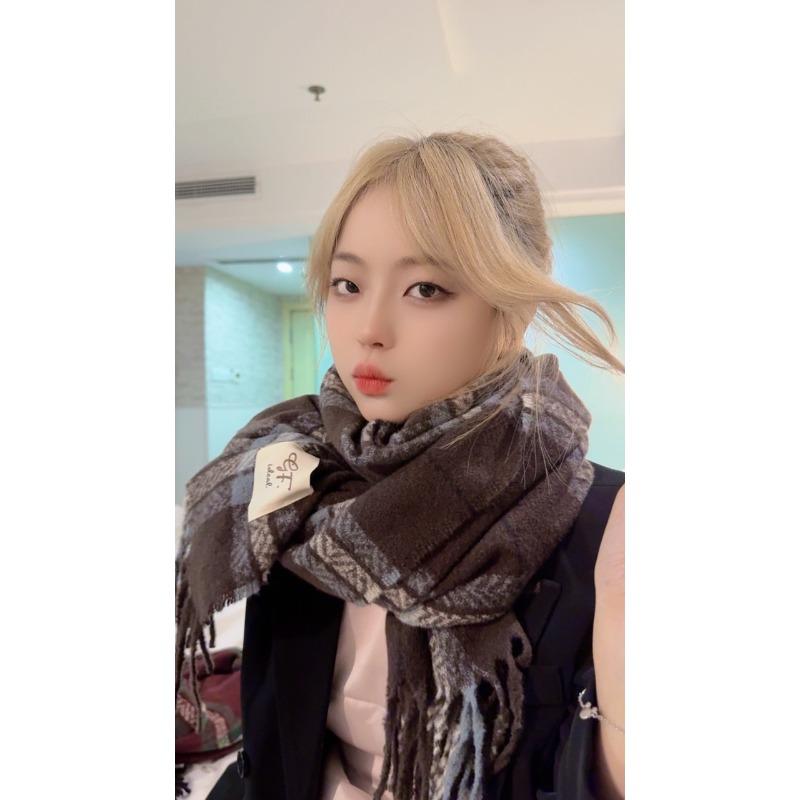 

New Korean Style Tassel Scarf for Women in Autumn and Winter Student Trend Versatile Plaid High End Retro Shawl and Scarf for Men
