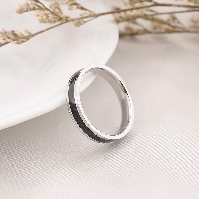 Gel-like Black & White Titanium Steel Women's Ring: Luxury Index Finger Band