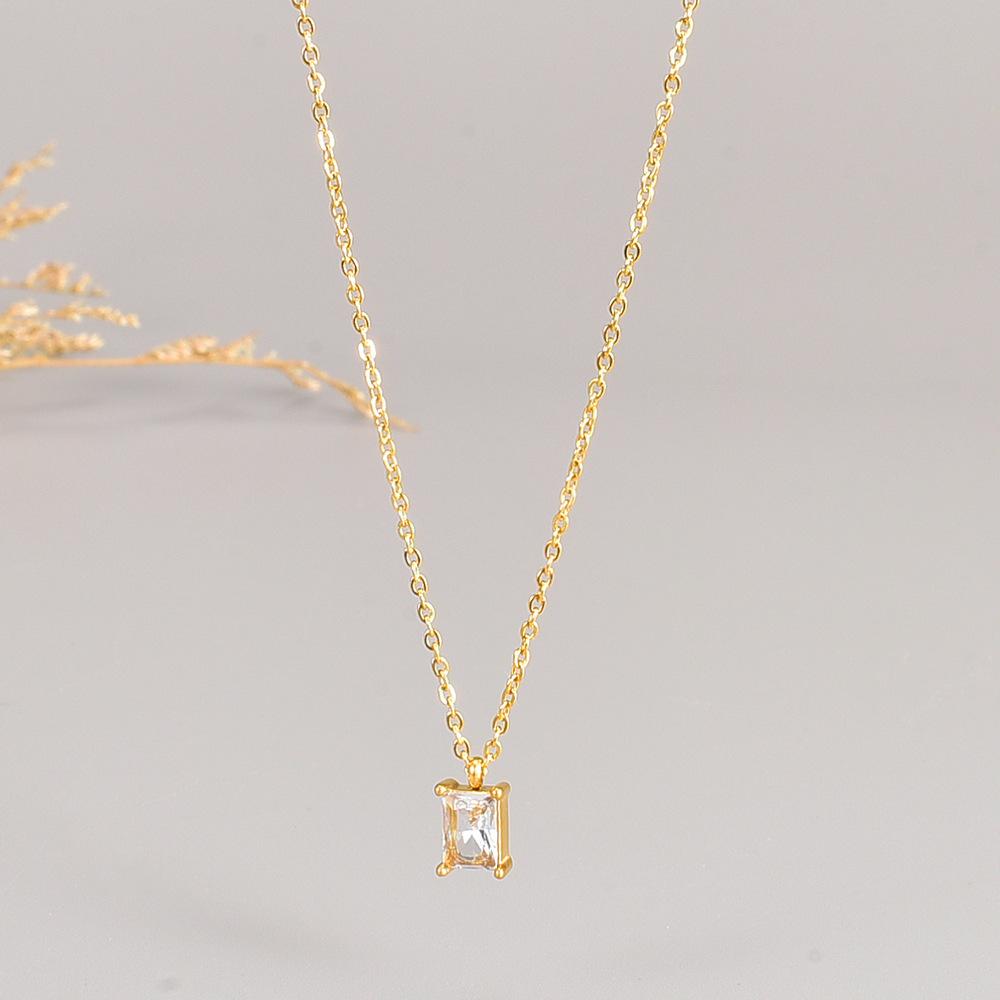 Niche design square gold-plated necklace in cold wind collarbone neck chain light luxury emerald zircon necklace
