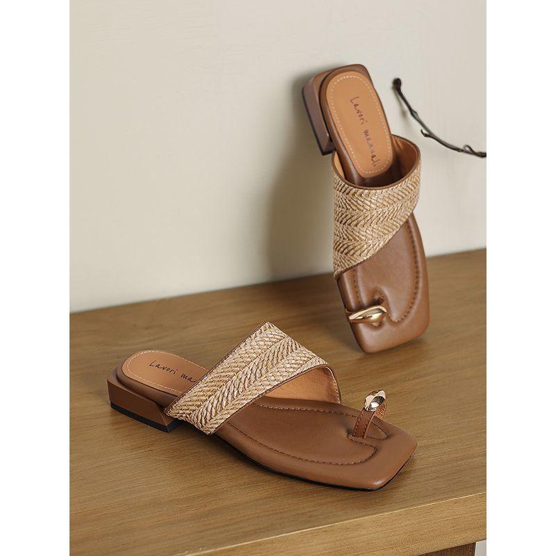 Summer New French Niche Going Out Sandals High Value Toe Cool 2025 Vacation Retro Woven Slippers Women