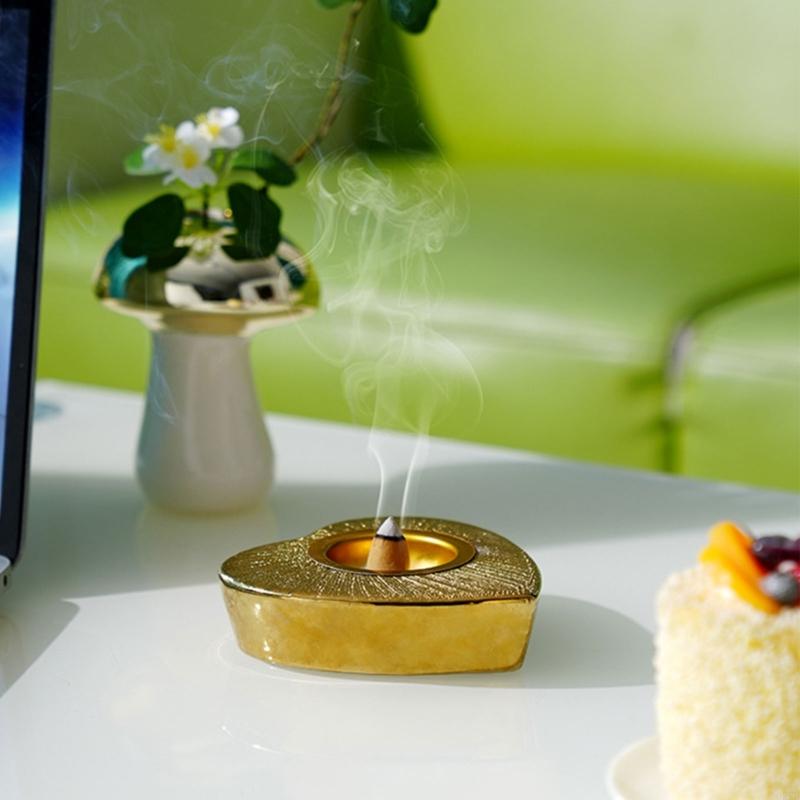 

62KD Heart Incenses Holder Burners Arabic Incenses Burners Handmade Ceramic Censer Incenses Cones Holder for Home Decorations CHINA