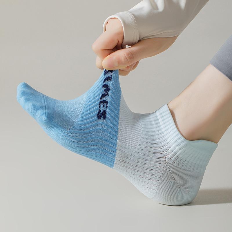 Ankle Compression Sock for Both Male and Ladies Athletic Breathable Low Cut Compression Fitness Running Sock with Ankle Supp Practical Use