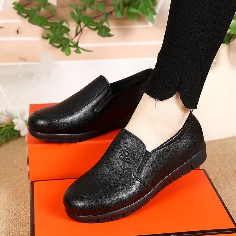 Autumn New Women's Flat-soled Middle-aged Mother Shoes Shallow Mouth Large Size Round Head Single Shoes Professional Work Shoes