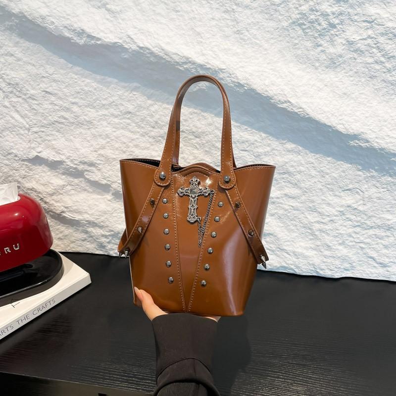 High-end High-capacity Bucket Bag Female Niche Punk Style Cross Commuter Handbag Cross-body