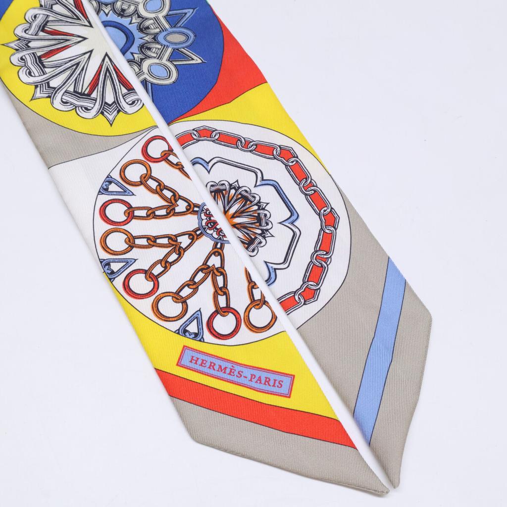 Hermes [Excellent Condition] H063800S 09 L'EFFET KALEIDOSCOPE Kaleidoscope Effect Silk Twilly Scarf Yellow / Red / MulticolorUsed