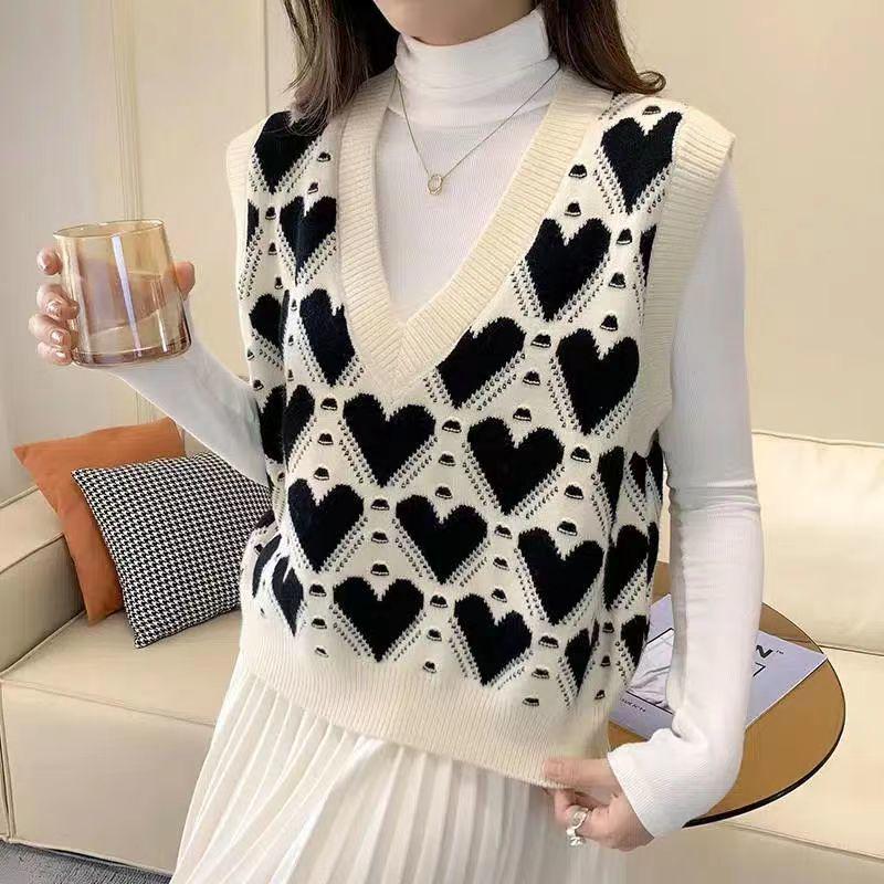 Heart Autumn Winter Women's Knit Vest: Trendy College Style Sweater for 2025