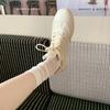 ~ Superweiche Lederoberfläche zarter runder Kopf Schnürung lässige kleine weiße Schuhe Damen Sommer