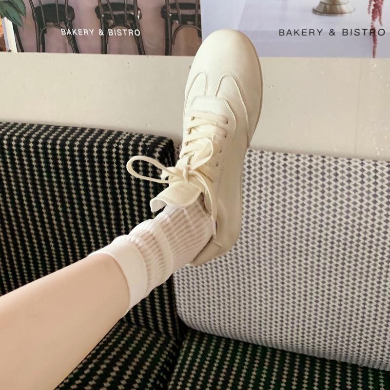 ~ Superweiche Lederoberfläche zarter runder Kopf Schnürung lässige kleine weiße Schuhe Damen Sommer