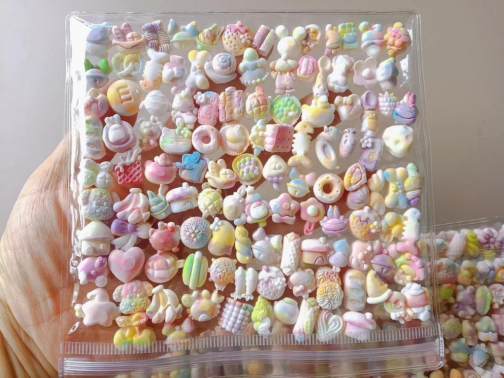 100pcs Kawaii Mini Cat's Paw Squishy Toy Silicone Soft Colorful Cat Paw Mochi Stress Relief Squishy Fidget Toy for Adult Gift