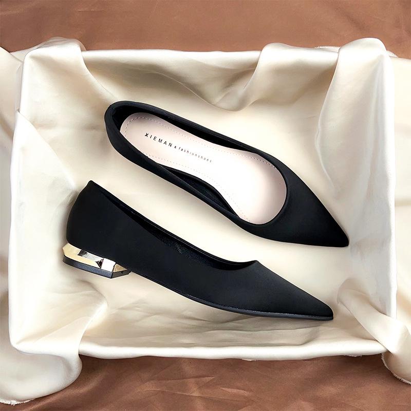 

1961 Черные атласные женские профессиональные балетки с низким вырезом - Весна/Лето 2024 38 чёрный