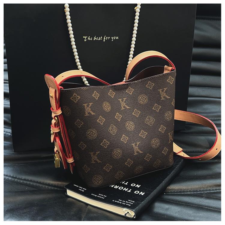 2026 Women's Spring Monogram Shoulder Bag: High-End Fashion & Versatile Handbag