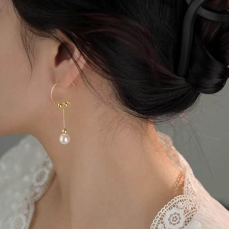 2025 High-End Niche Design Pearl Earrings: 925 Sterling Silver Studs for Women