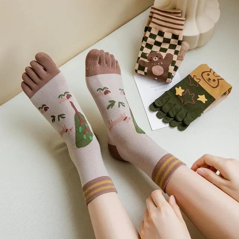 Nouveaux chaussettes mi-mollet respirantes absorbant la sueur à cinq doigts pour femmes, chaussettes à orteils séparés, chaussettes étudiantes mignonnes de dessin animé pour filles