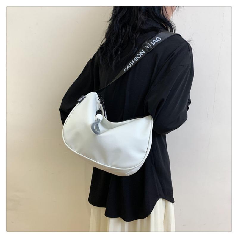 Waterproof Oxford cloth dumpling bag women's large-capacity messenger bag niche design versatile leisure sports style shoulder bag