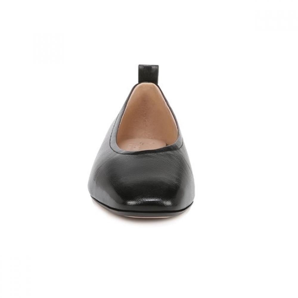 naturalizer Women S Daily Comfort Flat ShoeS Black Carla