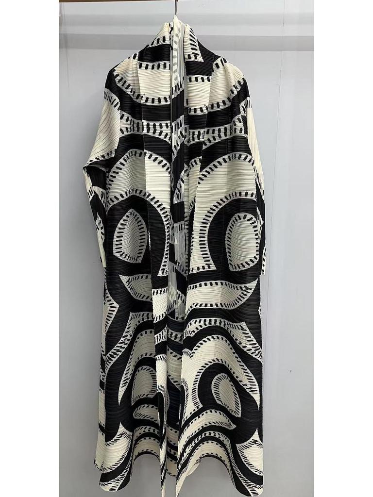 Pleated Printed Long Trench Coat for Women - 2025 Spring Lapel Loose Fit Plus Size Long Sleeve Robe
