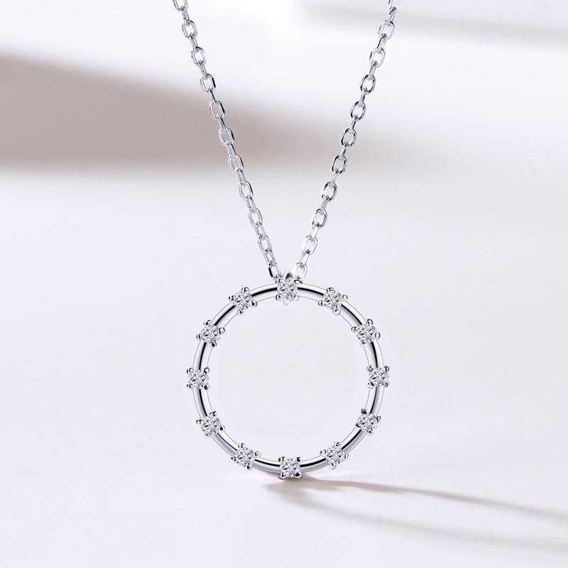 Diamond Circle Wreath Necklace Women's Fashion Versatile Niche Exquisite Temperament High-end Pendant