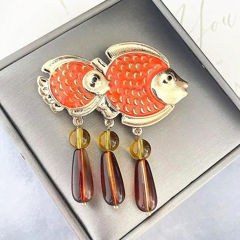 

Каждый год есть более чем праздничная личность Рыбы Брошь Эмаль Новогодняя картина Рыба Брошь Свитер Сумка Аксессуары