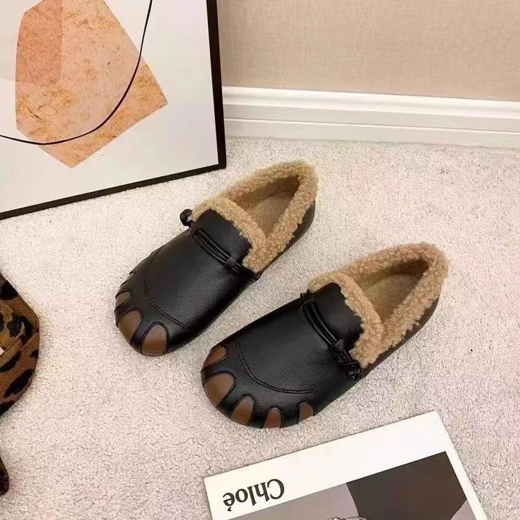 Lederoberfläche wasserdicht und Samt-Thermo-Baumwollschuhe ein Pedal verdickt Mode weiche Sohle Freizeitschuhe Frauen