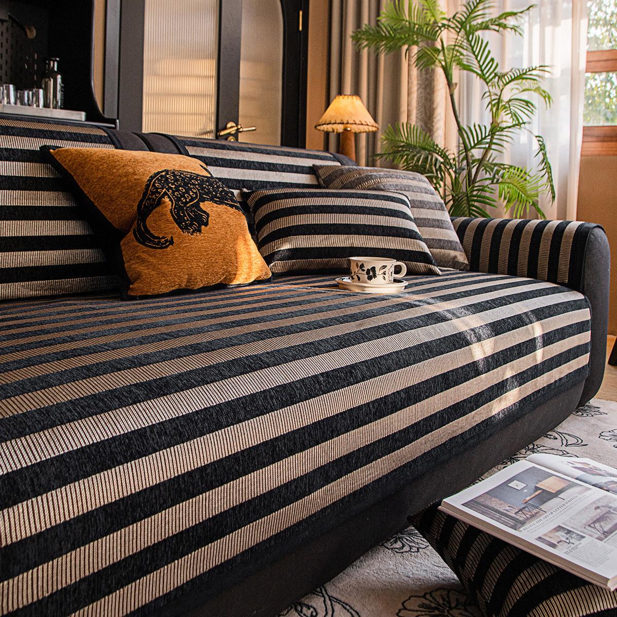 

Luxury Chenille Universal Sofa Slipcover Four Season Universal Sectional Sofa Towel Striped Embroidery Anti-slip Couch Cover Mat 70x70cm чёрный