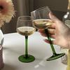 Französischer Mittelklassischer Kelch Vintage Einfaches Haushaltswein- und Champagnerglas für Kommerzielle Fensterdekoration Ornamente
