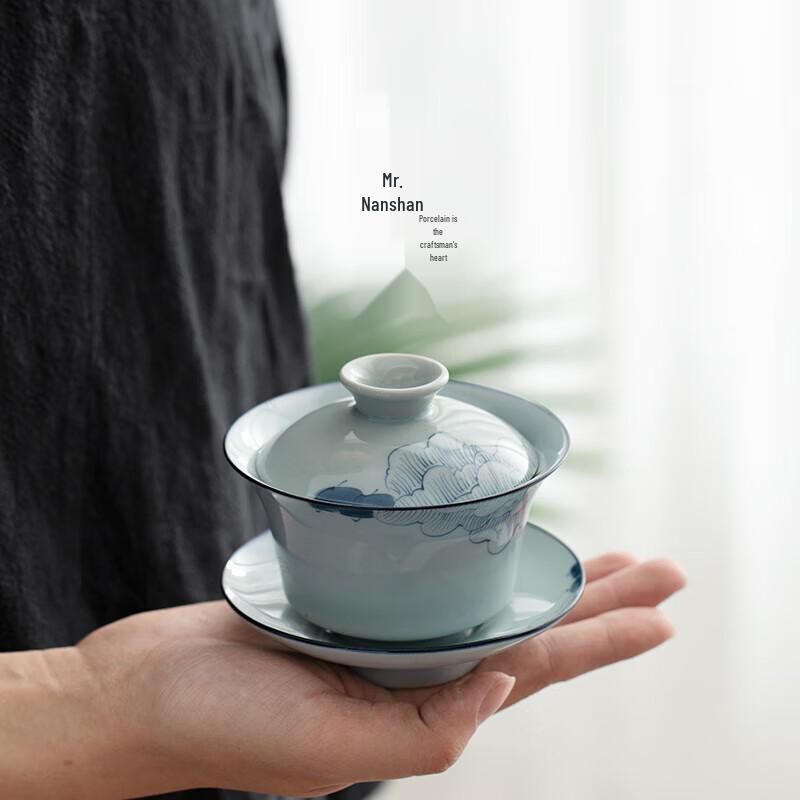 Hand-Painted Ceramic Hibiscus Gaiwan Tea Bowl